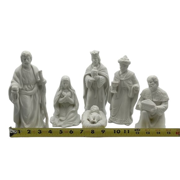 Vintage Nativity of Holy Family and Wise men Set, 6 Pieces in White Bisque - Picture 7 of 7